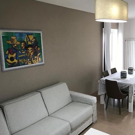 5 Miles Apt Apartment Rocca Cinquemiglia Екстериор снимка