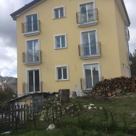 5 Miles Apt Apartment Rocca Cinquemiglia Екстериор снимка